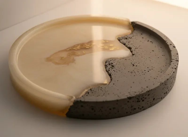 Resin and concrete combination — stunning contrast between gloss and matte